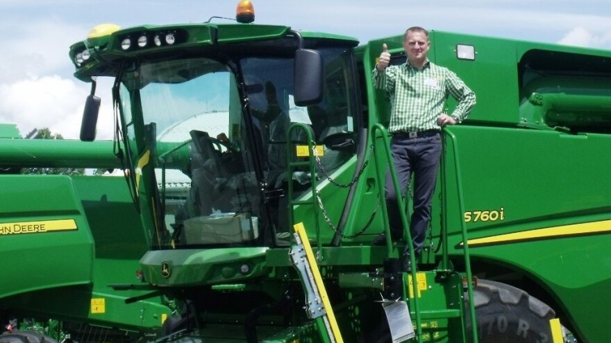 John Deere S700, serija kombajna visokih performansi, od hedera do razbacivača, objedinuje sve što su kupci tražili