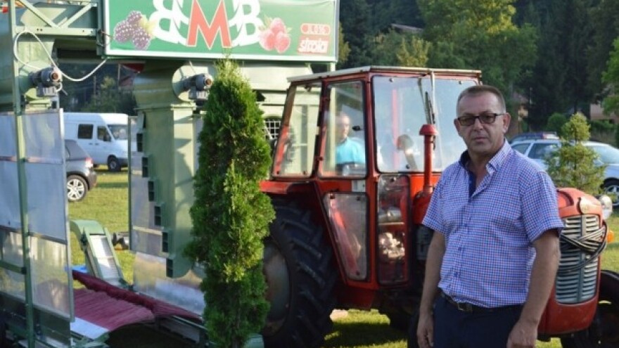 Josip Laštro izumio stroj za branje malina!