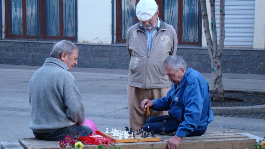 Mere suzbijanja širenja korone: Starijima od 65. godine zabranjen izlazak na ulice