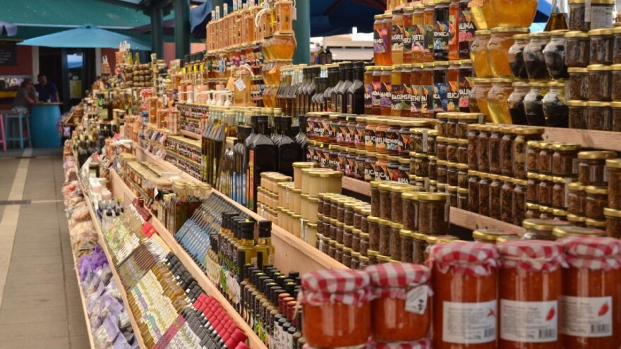 Ljajić: Problem isporuke južnog voća, ostalih namirnica ima dovoljna