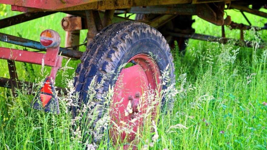 U prevrtanju traktora teško ozlijeđeni 38-godišnjak i 70-godišnjak