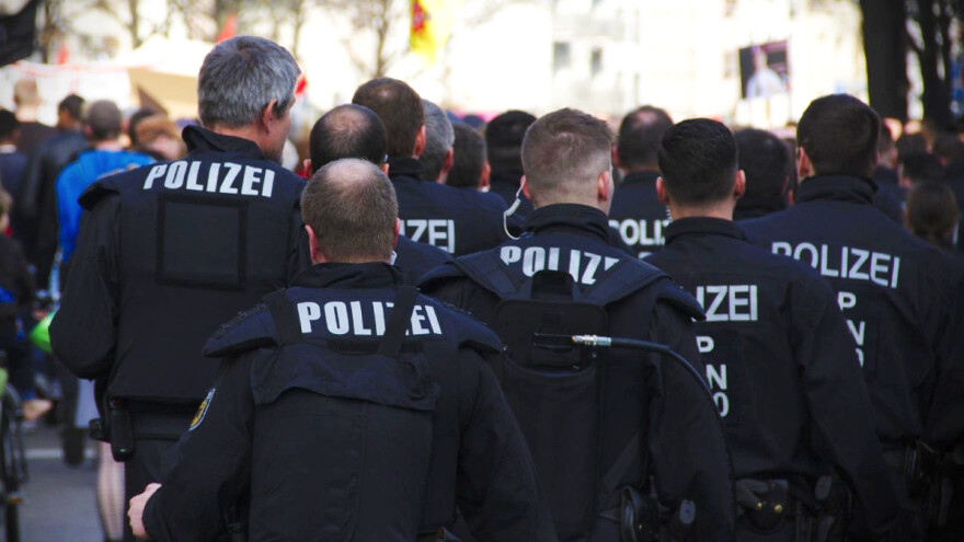 Ogromna racija u Nemačkoj: 800 policajaca traži ilegalne radnike