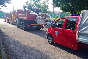 Požarište kod Imotskog pod nadzorom, a u Slavoniji izgorjeli svinjci, bale, prikolica...