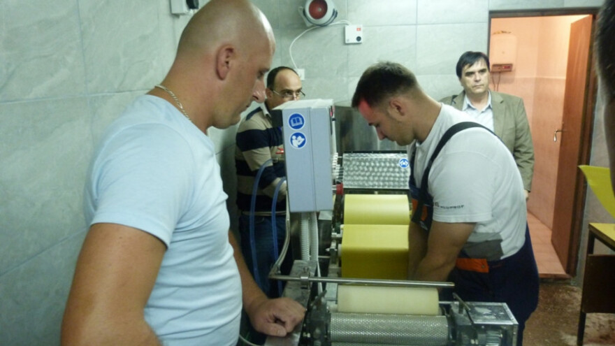 Pčelarima donirana mašina za satne osnove