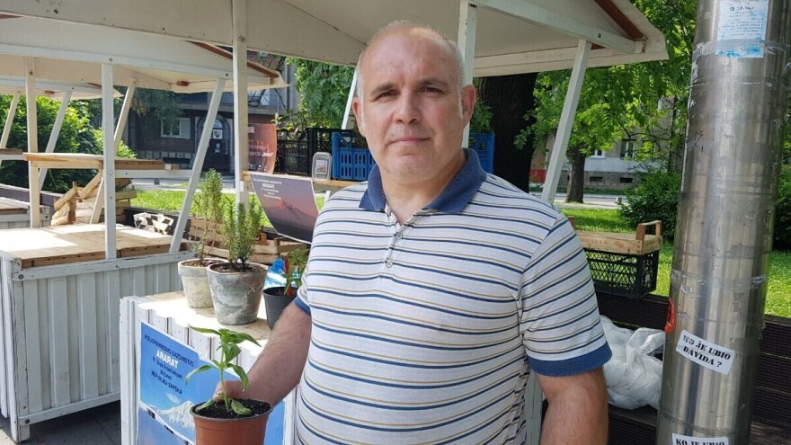 Aleksandar Kuzmanović na 100 kvadrata uzgaja traženo ljekovito i aromatično bilje