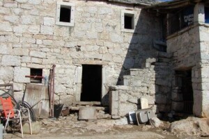 Spas kamenih kuća