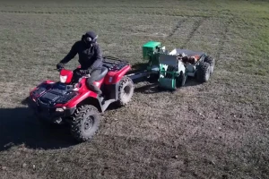 Dosadilo mu kamenje na polju pa izumeo sakupljač