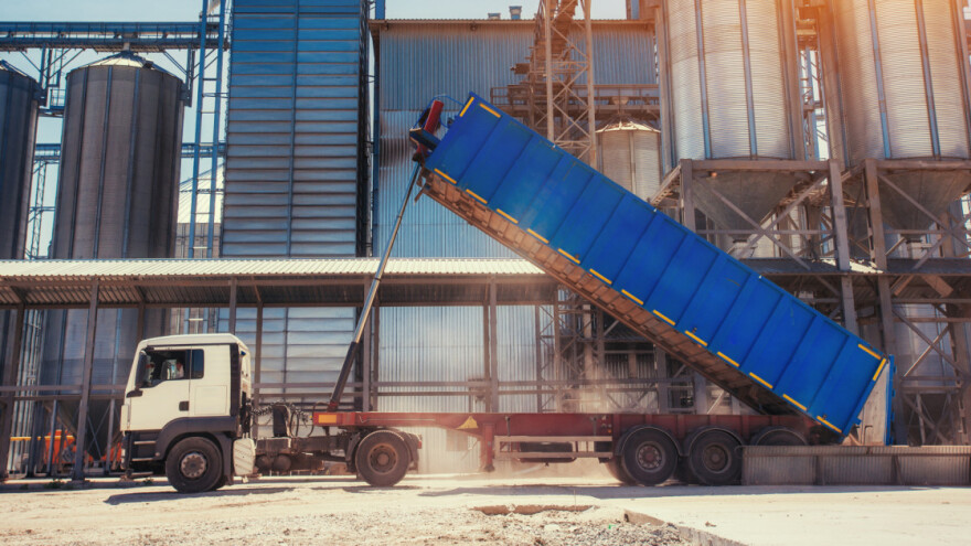 Kukuruzu pala cena, nema kupovine soje i pšenice