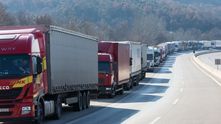 Sezona kiselih naknada