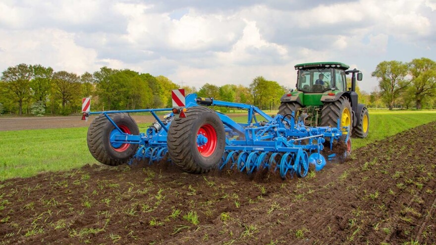 Gruber LEMKEN Karat 9 - kvalitetna i otporna mašina koja ne zna za prepreke