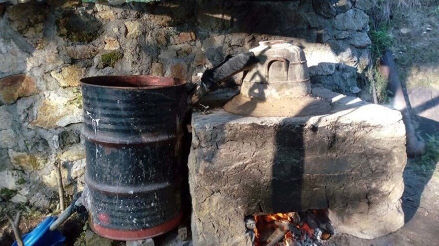 Zidani rakijski kazan star više od 150 godina još uvijek u funkciji