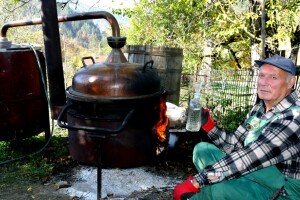 Najbolja je rakija iz kazana od "muškog bakra"?