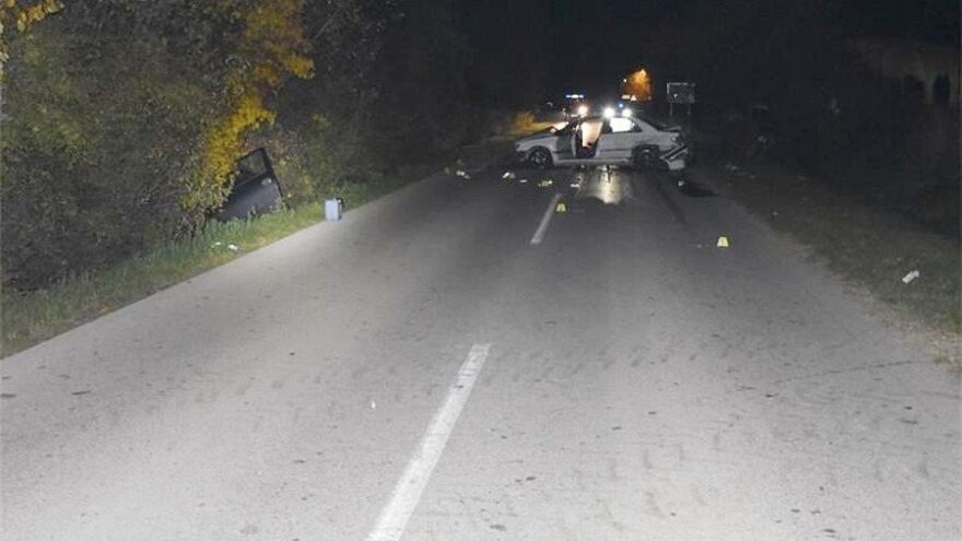 Udario u traktor, ostao na cesti pa drugo vozilo naletjelo na njegovo