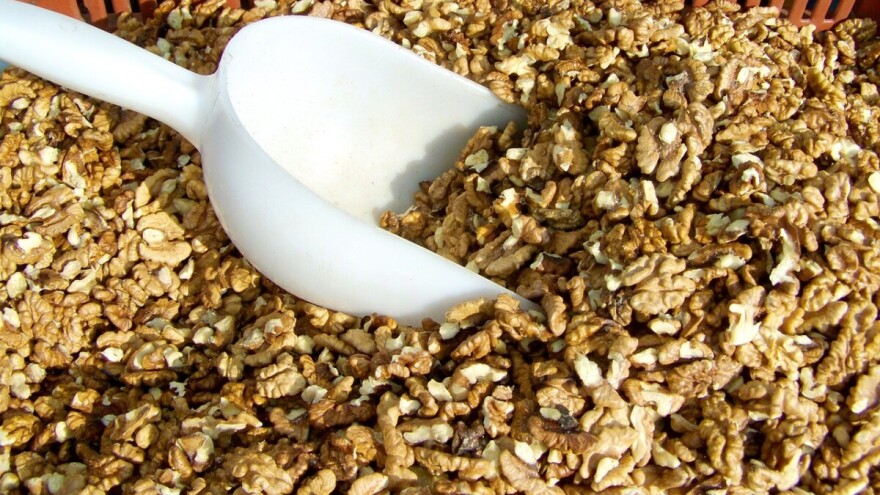 Zabranjen uvoz 20 tona oraha iz Rumunije