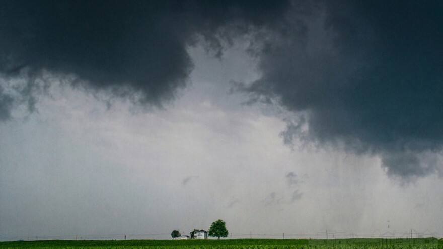 Krajem tjedna čekaju nas pljuskovi s grmljavinom!
