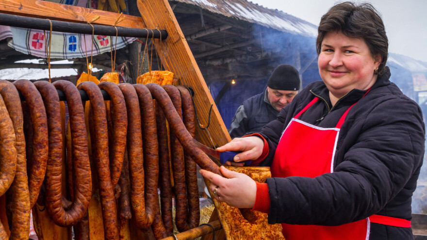 Koba(j)sicom u Evropu - slogan Festivala kobasice u Bravskom
