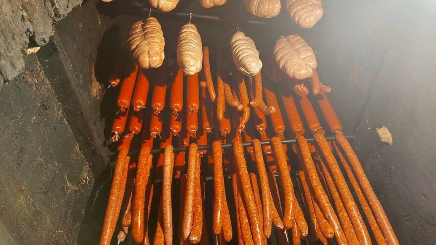 Ukrali meso iz pušnice u vrijednosti preko 900 eura