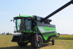 Žetva nije teška s Deutz-Fahr C6205 T4f kombajnom