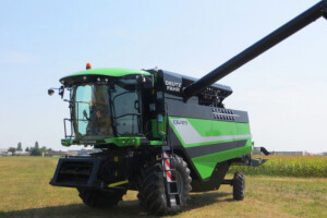 Žetva nije teška s Deutz-Fahr C6205 T4f kombajnom