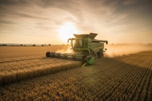 Kombajn za strne žitarice, kukuruz i uljarice