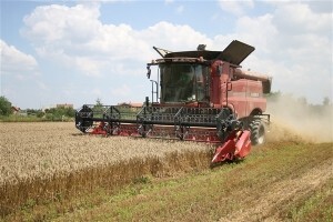 Velika prezentacija rada traktora, kombajna i priključaka