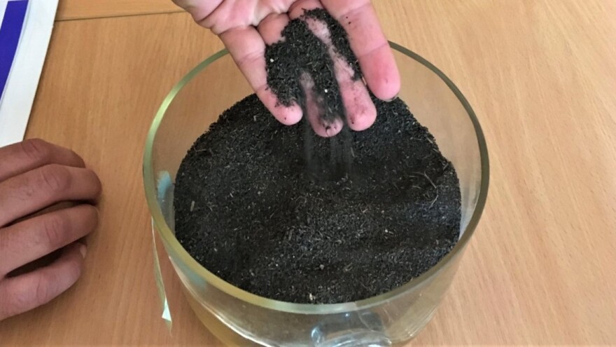 Opština Ražanj od organskog otpada pravi kompost koji besplatno deli