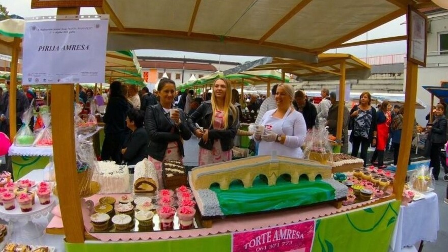 Amresa Pirija: Hvala svima do neba, kupili ste skoro sve sto sam napravila! Dođite nam sutra kuhat ćemo cijelu noć!