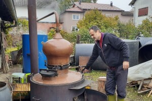 Miro Krnjajić pravi kalvados na potkozarski način - brojne nagrade dokaz da mu to dobro ide