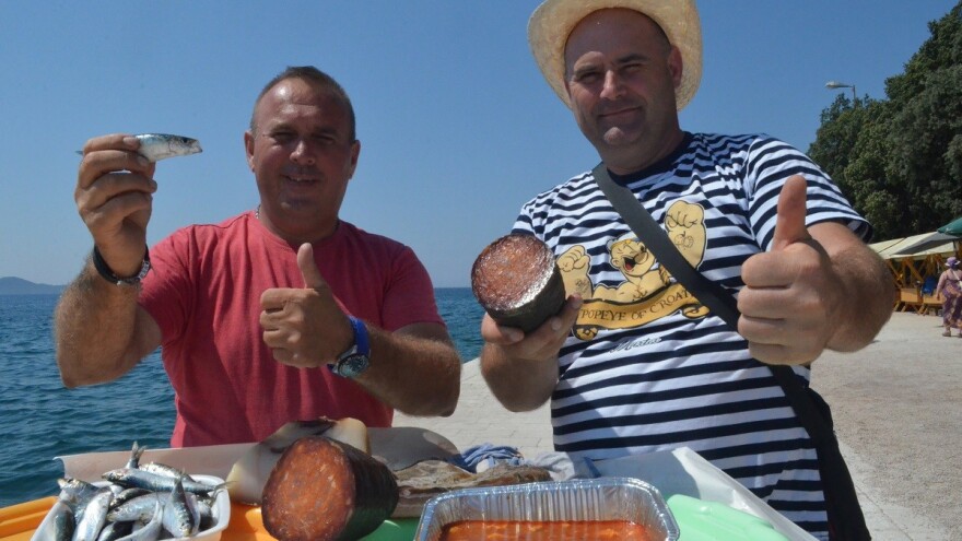 Može se kad se hoće, spojili zelenu i plavu Hrvatsku: nasred zadarske rive tope se čvarci!