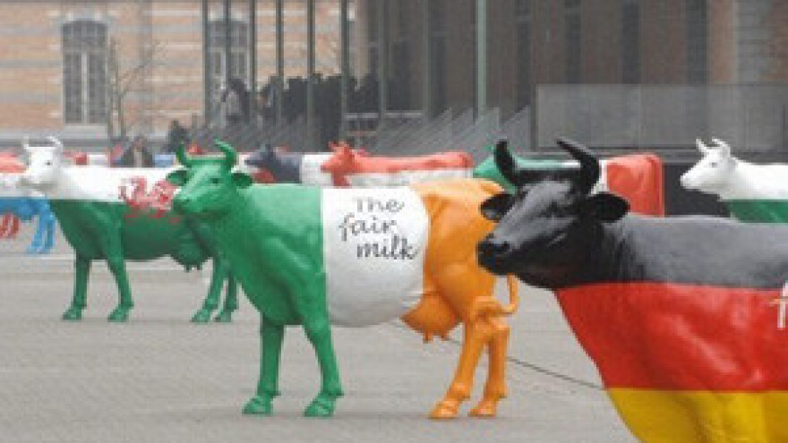 Na skupu proizvođača mlijeka u Bruxellesu oko 1.000 traktora i šlepera