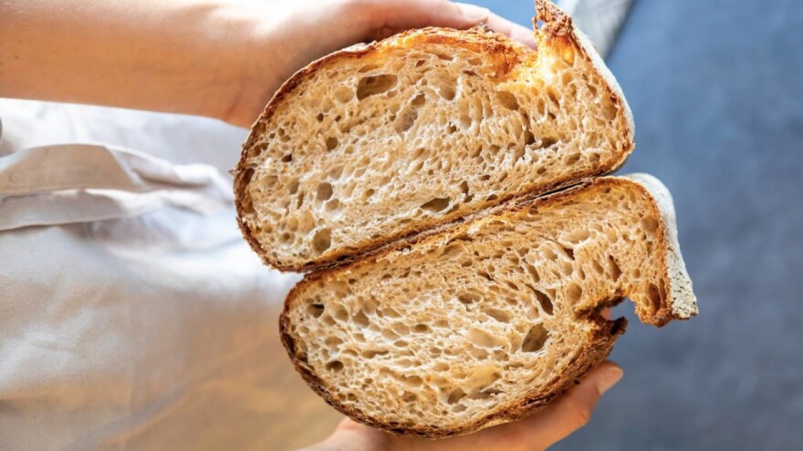 Stari kruh koriste za proizvodnju novog, otpadnog kruha