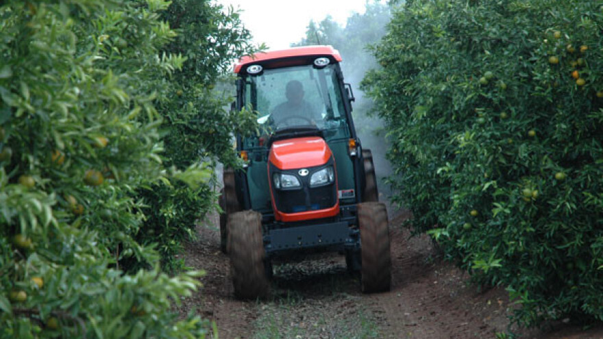Traktor Kubota M Narrow