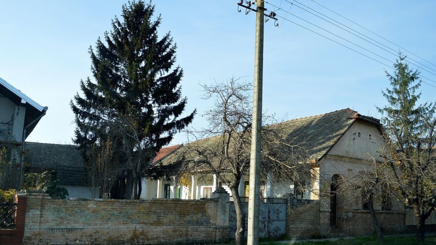 Kupiti ili izgraditi kuću na selu?