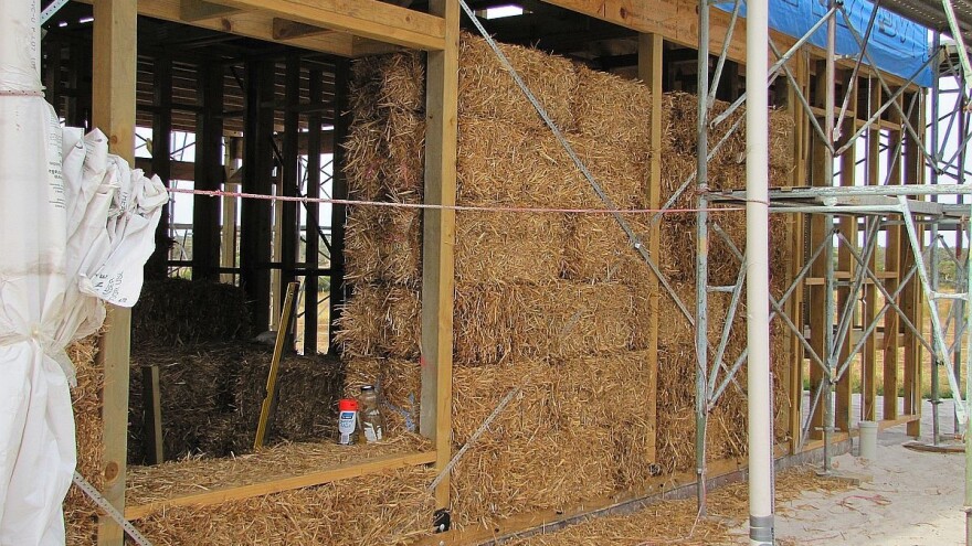 Kuće od slame - jeftinije za gradnju, štede energiju