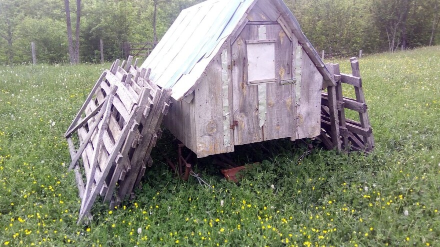 Kuća i krevet su tamo gdje su ovce i tor
