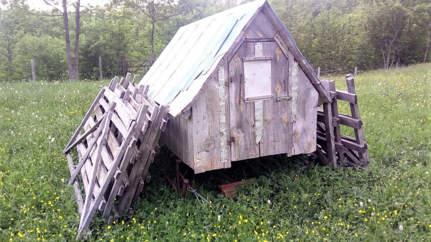 Kuća i krevet su tamo gde je tor ovaca