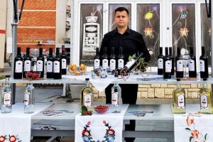 Miroslav Crnobrnja proizvodi traženu rakiju od kupina - proširio je i zasad