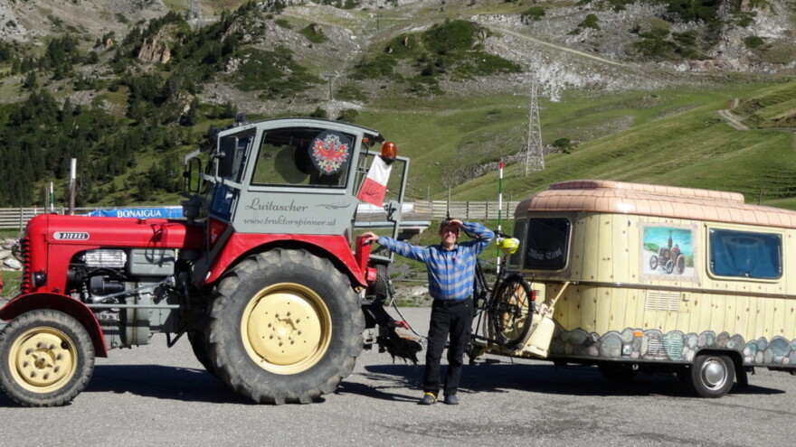 Kurt Kluckner: Traktorom starim 63 godine proputovao 11 hiljada kilometara