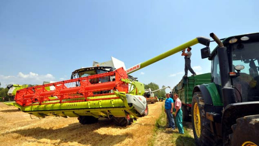 Kutjevo d.d. početak žetve upriličilo nabavkom dvaju novih Claas Lexion kombajna!