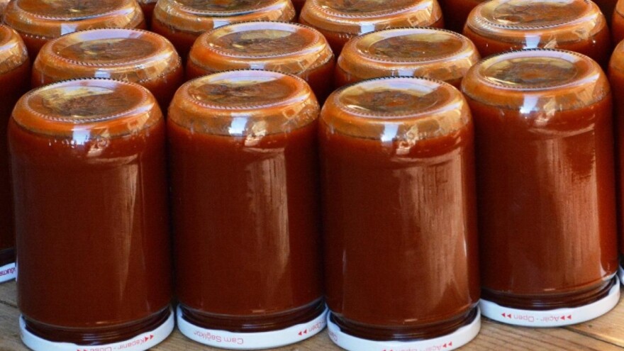 Kad je cena paradajza vrlo niska - sve klase se kuvaju?