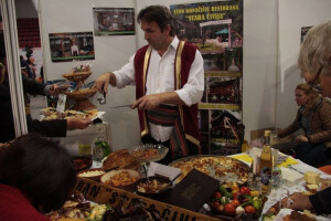 Laktaški sajam čuva tradiciju već četvrtu godinu