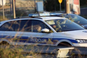 Lažno obećao posao 61-godišnjaku pa ga držao u štali: Osumnjičen za trgovanje ljudima