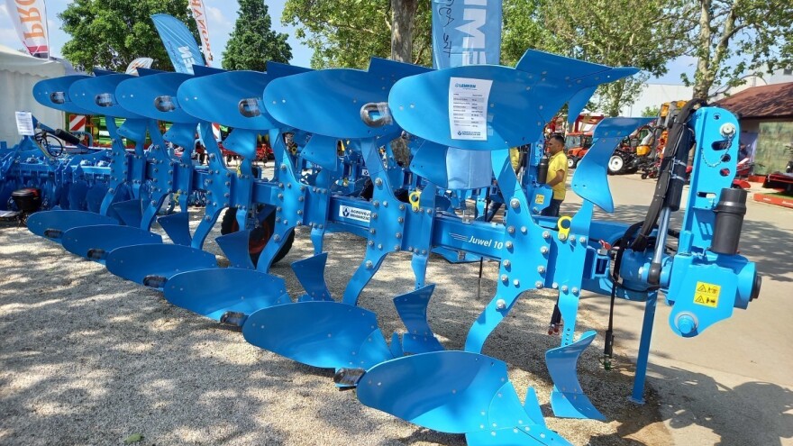 Plug LEMKEN Juwel 10: "Tvrda zemlja mu ništa ne može"