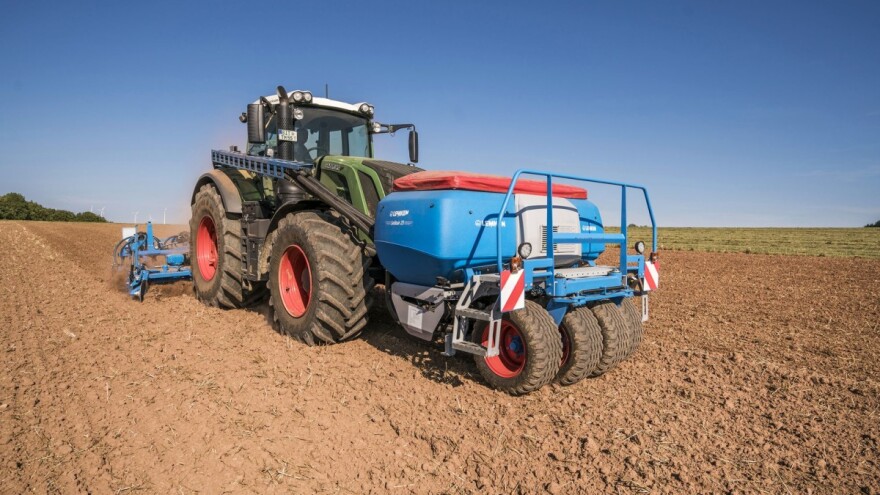 LEMKEN predstavlja prednji spremnik Solitair 23 za sjetvu ili gnojidbu