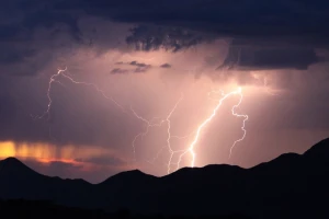 Žuti alarm! Grmljavinsko nevrijeme, pljuskovi, jak vjetar - a onda do 35°C