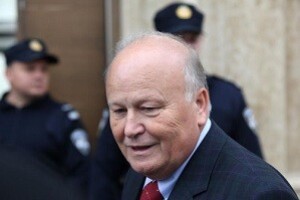 Banski dvori popuštaju, Linić se pojavio