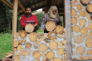 U srebreničkim selima turisti jedu za sinijom, jašu konje i traže krevet više