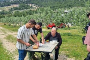 Potraga za nagrađivanim uljem koje je Slavonac u Bolu posvetio pokojnoj supruzi