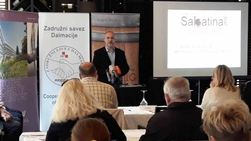 Agroklub prvi doznaje: Organizatori Sabatine i Marijana Petir podižu prvi pokazni vinograd s autohtonim sortama na Cresu!