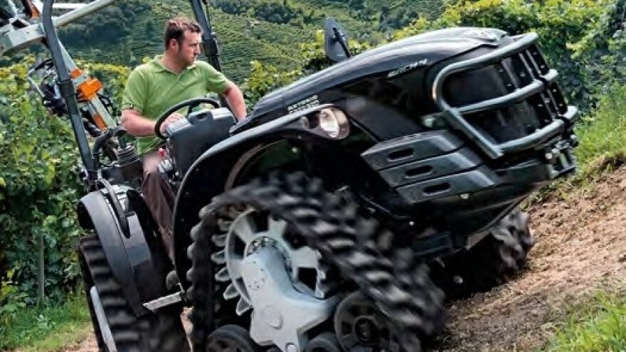 Traktor Antonio Carraro Mach 4